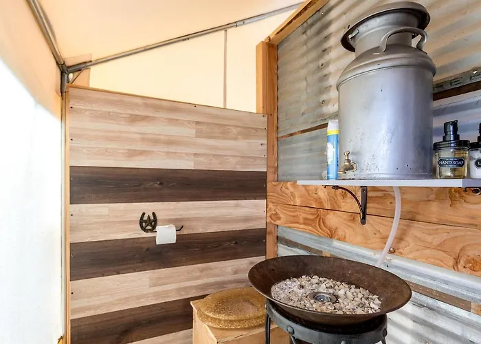 Old Western Glamping Vacation In Tombstone, Arizona Holiday home Tombstone